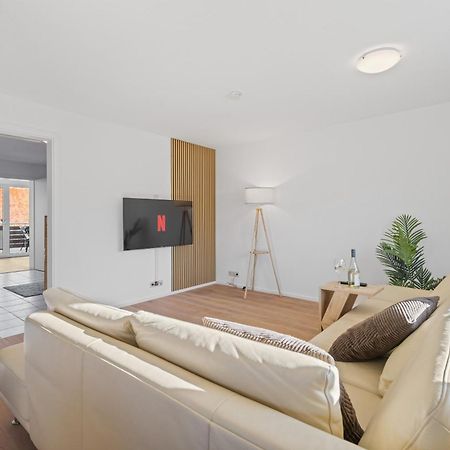Goldcream Suites - Modern - Netflix - Free Parking Guenzburg Luaran gambar