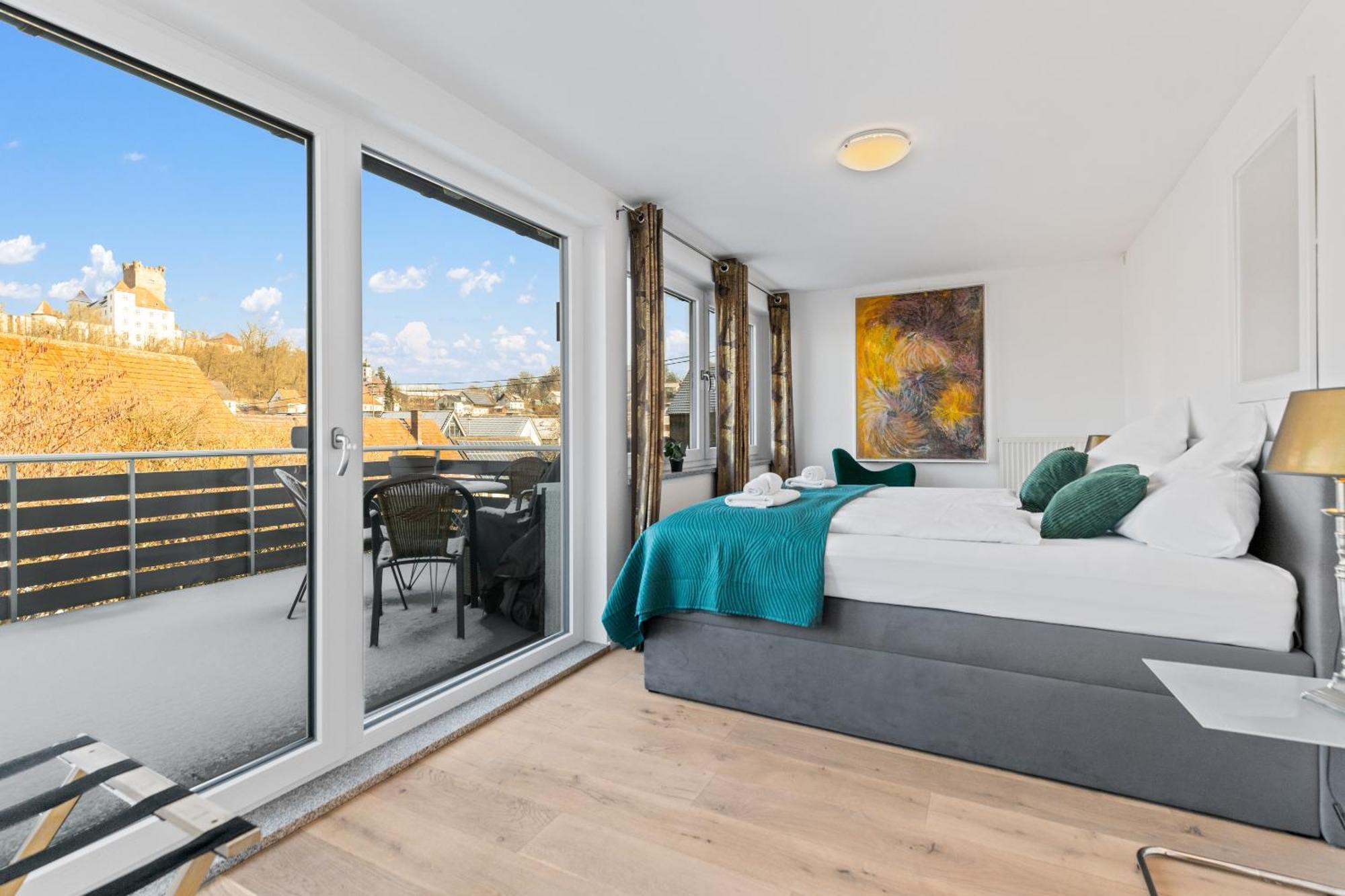 Goldcream Suites - Modern - Netflix - Free Parking Guenzburg Luaran gambar