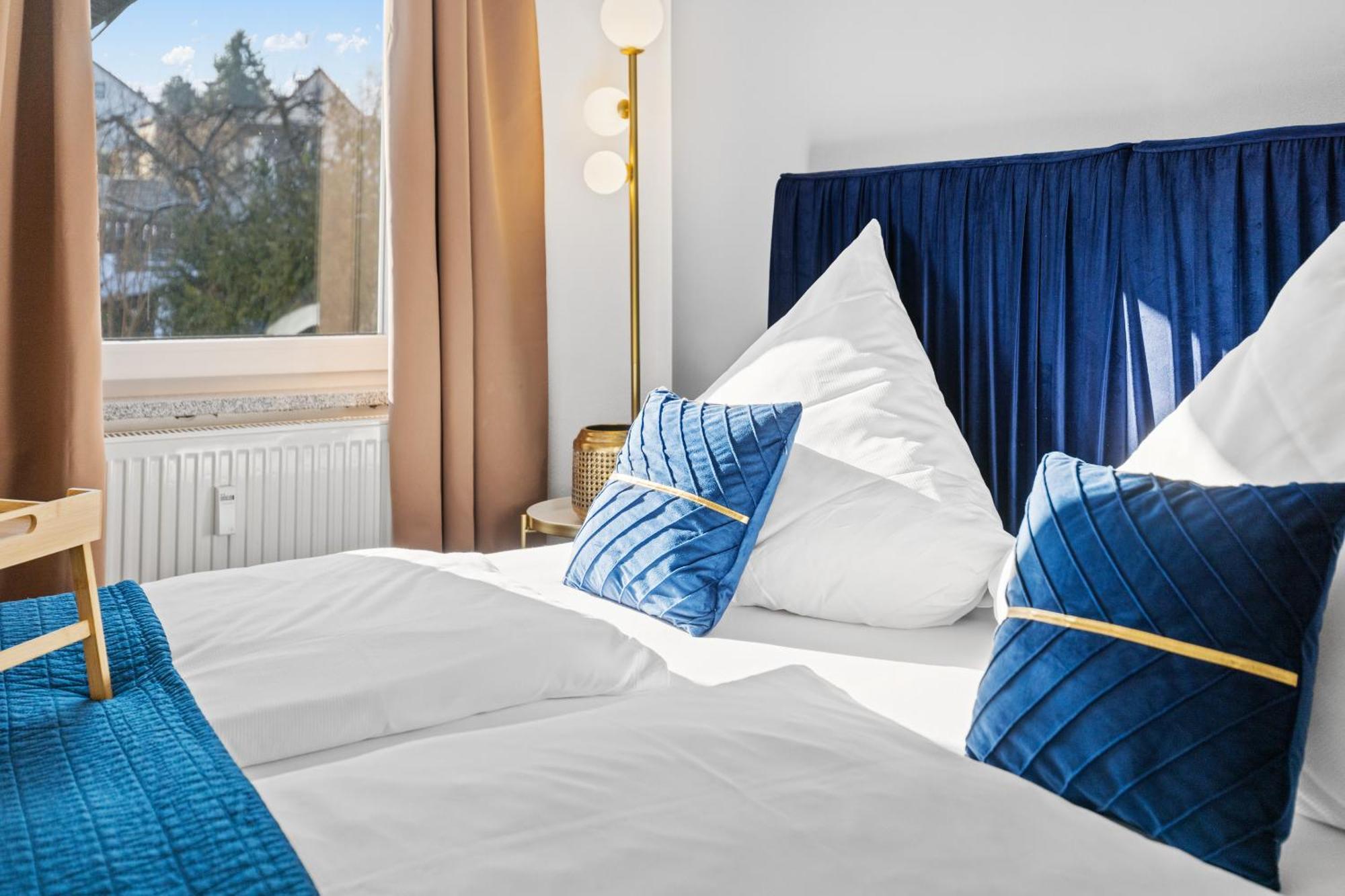 Goldcream Suites - Modern - Netflix - Free Parking Guenzburg Luaran gambar