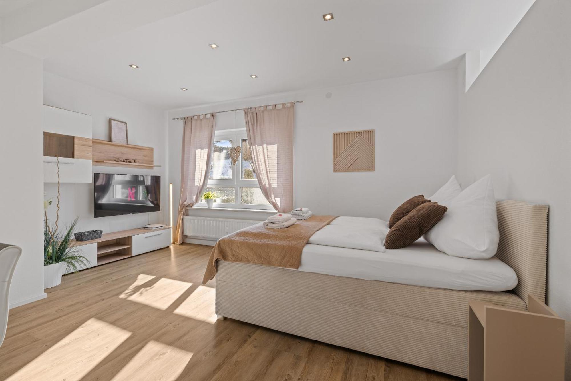 Goldcream Suites - Modern - Netflix - Free Parking Guenzburg Luaran gambar
