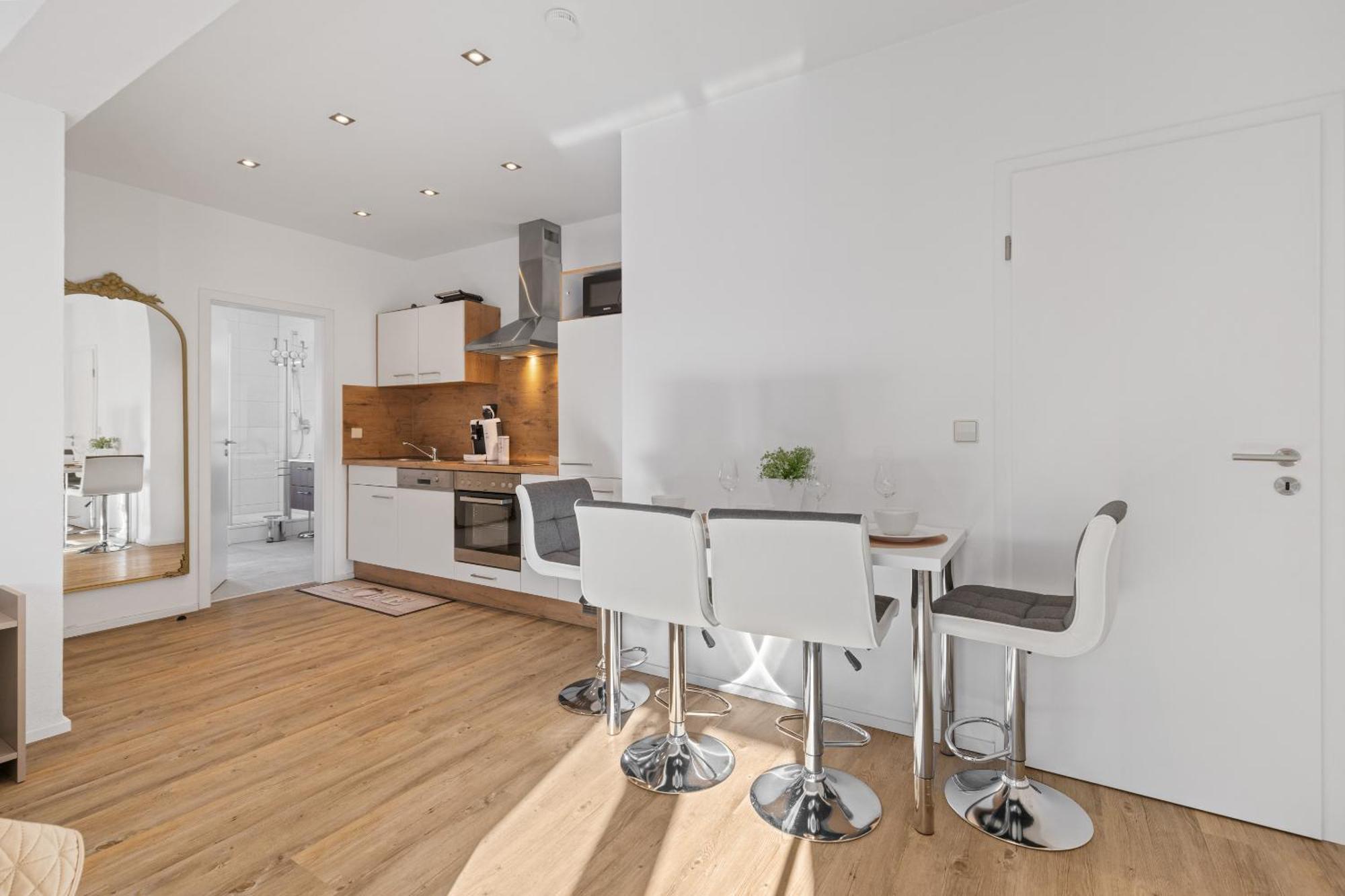 Goldcream Suites - Modern - Netflix - Free Parking Guenzburg Luaran gambar