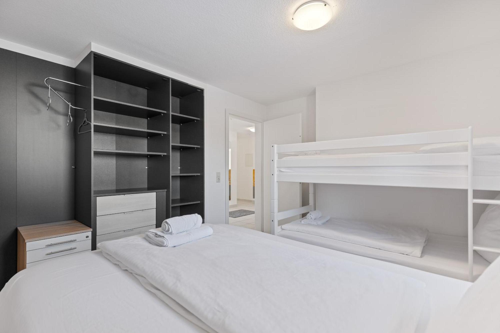 Goldcream Suites - Modern - Netflix - Free Parking Guenzburg Luaran gambar